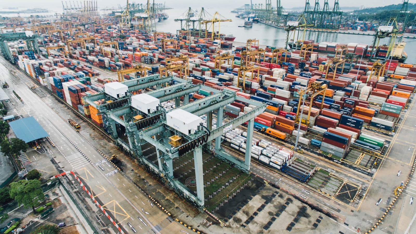 Logistics & Vận tải